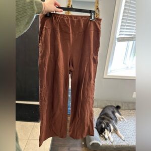 Organic cotton cropped pants from Pact women’s size Large
